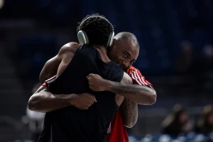 UŽIVO - Ovacije za Majka!